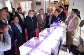 العقوبات لا يمكنها أن تعيق عزم الإيرانيين، حسب الرئيس في معرض الصحة الإيراني 2025